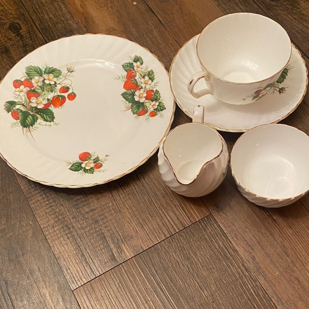 Charming Floral Dinnerware Set with Cream Accents - Picture 13 of 14